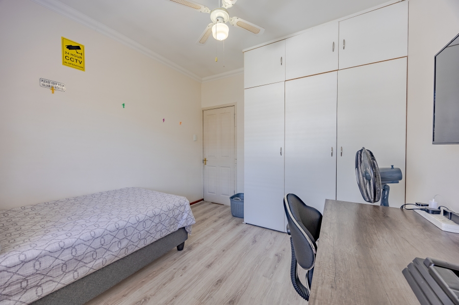 5 Bedroom Property for Sale in Bothasig Western Cape